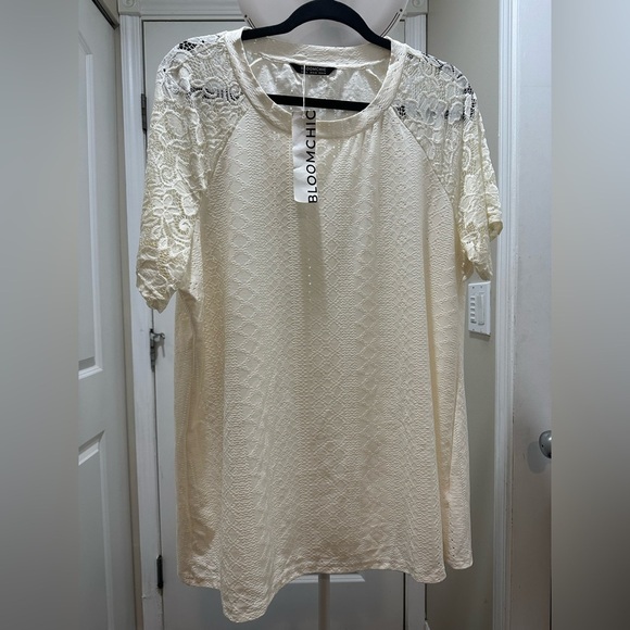 BloomChic Plus Size XL Solid Broderie Anglaise Lace Raglan Sleeve T-Shirt us14 - Picture 2 of 5